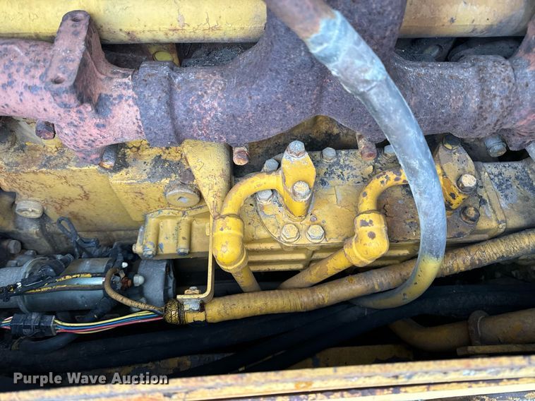 image for item DP6824 Komatsu D65P-8 dozer