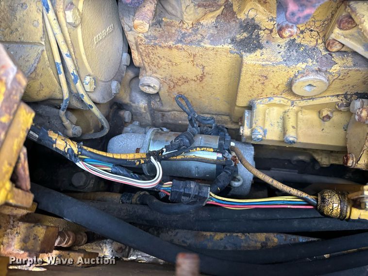 image for item DP6824 Komatsu D65P-8 dozer