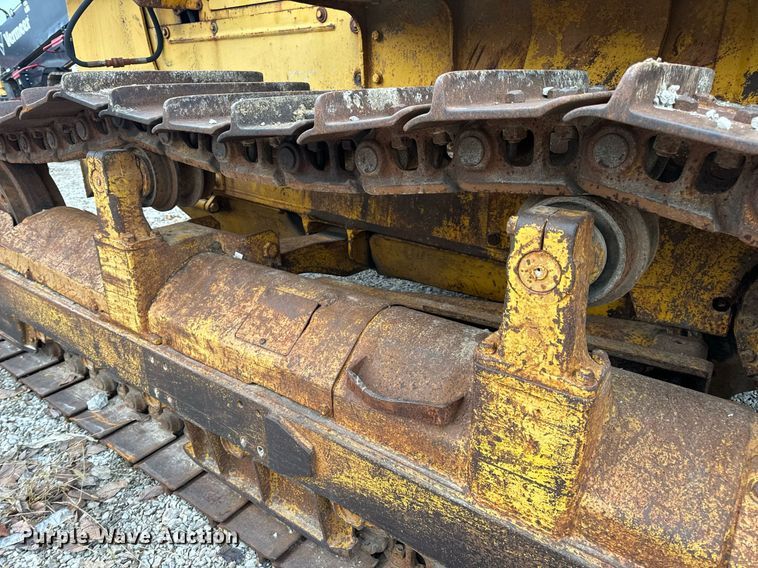 image for item DP6824 Komatsu D65P-8 dozer