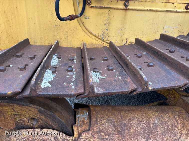 image for item DP6824 Komatsu D65P-8 dozer