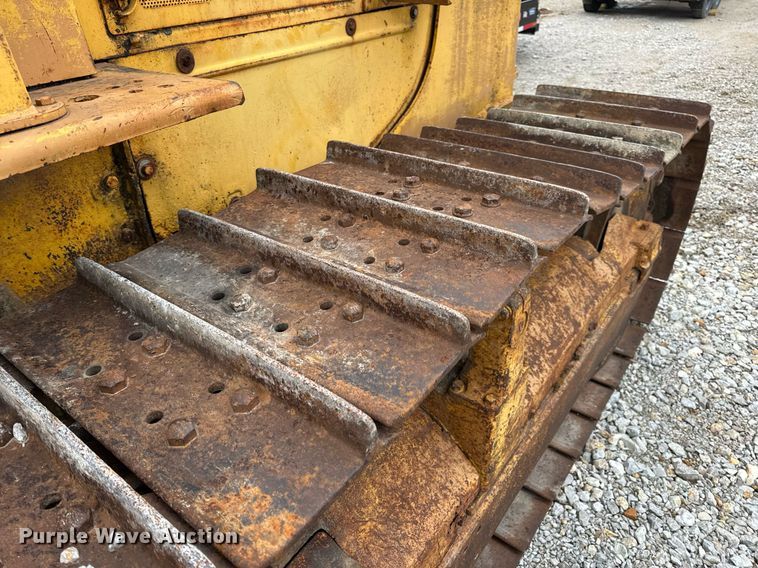 image for item DP6824 Komatsu D65P-8 dozer