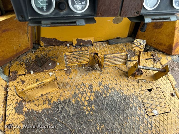 image for item DP6826 1982 Fiat-Allis 10-C dozer