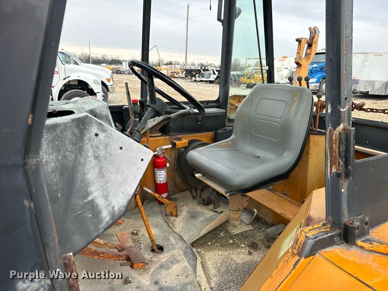 image for item DP6827 1978 Case 580C backhoe