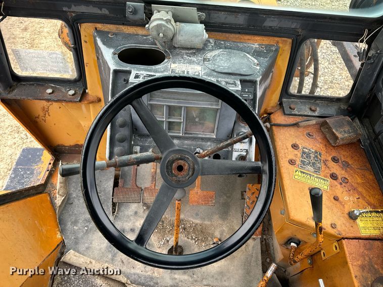 image for item DP6827 1978 Case 580C backhoe