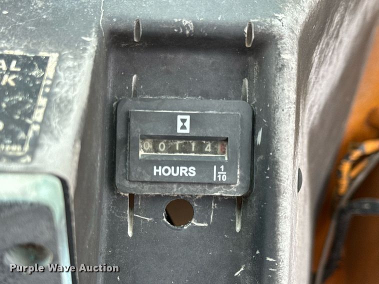 image for item DP6827 1978 Case 580C backhoe