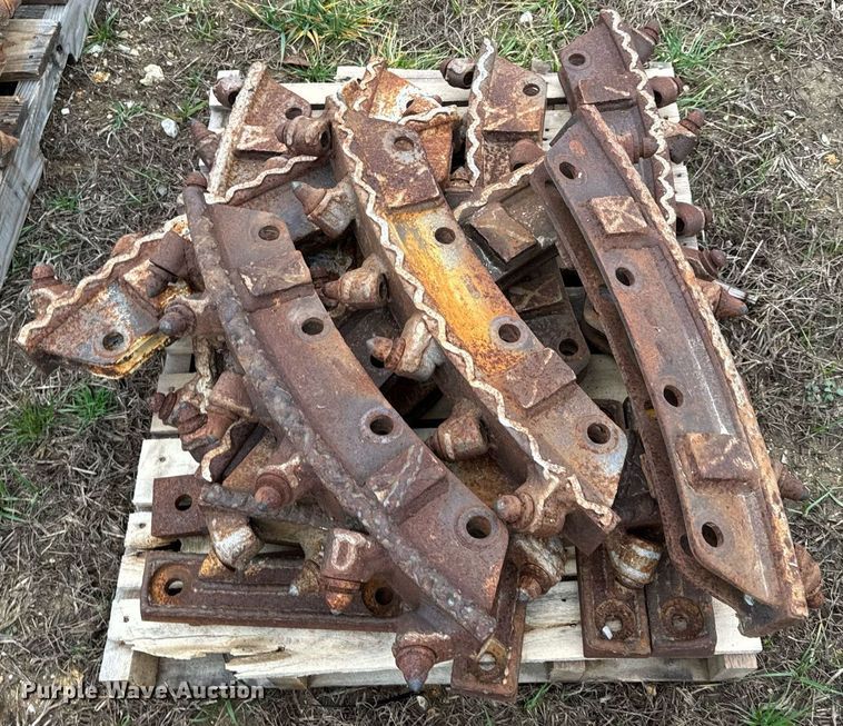 image for item DP6828 2000 Ditch Witch 8020T rock saw