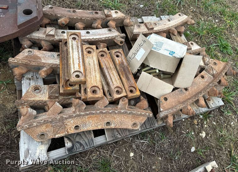 image for item DP6828 2000 Ditch Witch 8020T rock saw