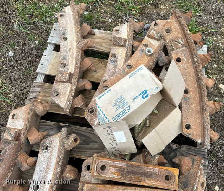 image for item DP6828 2000 Ditch Witch 8020T rock saw