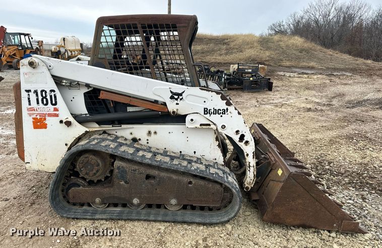 image for item DP6830 2005 Bobcat  T180  tracked skid steer loader