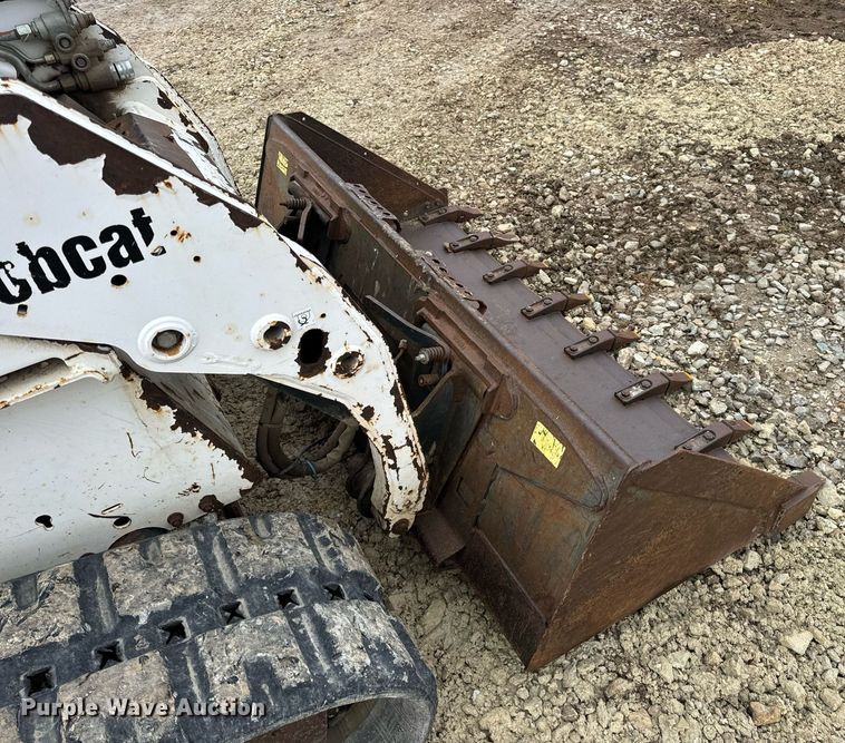 image for item DP6830 2005 Bobcat  T180  tracked skid steer loader