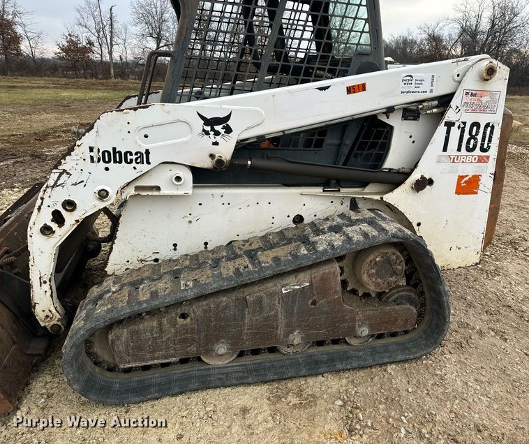 image for item DP6830 2005 Bobcat  T180  tracked skid steer loader