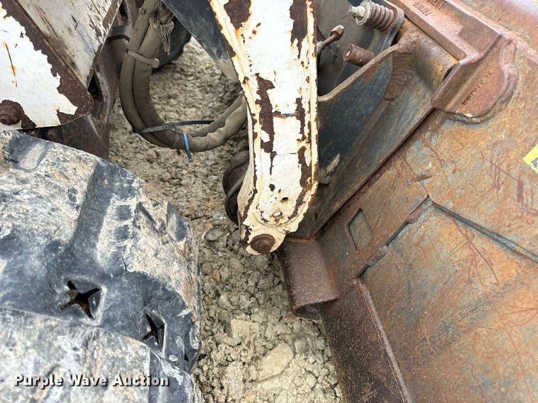 image for item DP6830 2005 Bobcat  T180  tracked skid steer loader