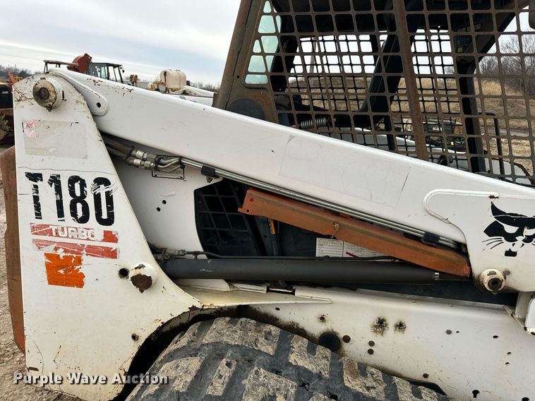 image for item DP6830 2005 Bobcat  T180  tracked skid steer loader