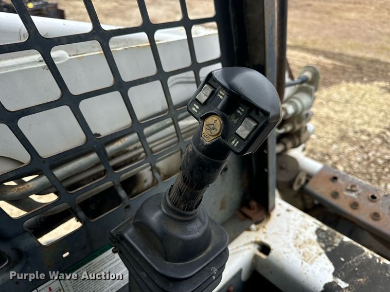 image for item DP6830 2005 Bobcat  T180  tracked skid steer loader