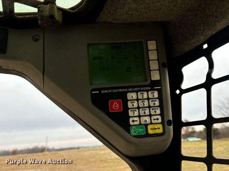 image for item DP6830 2005 Bobcat  T180  tracked skid steer loader