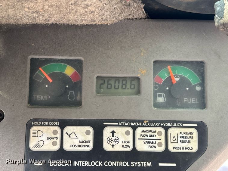 image for item DP6830 2005 Bobcat  T180  tracked skid steer loader