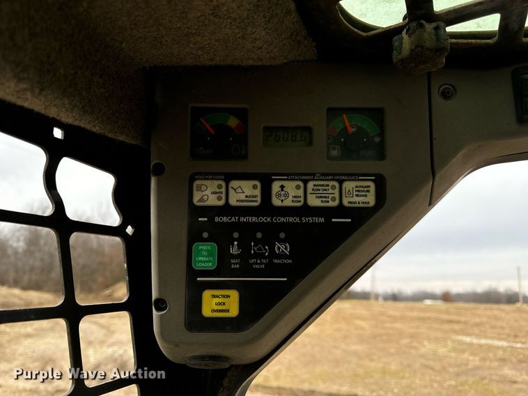 image for item DP6830 2005 Bobcat  T180  tracked skid steer loader