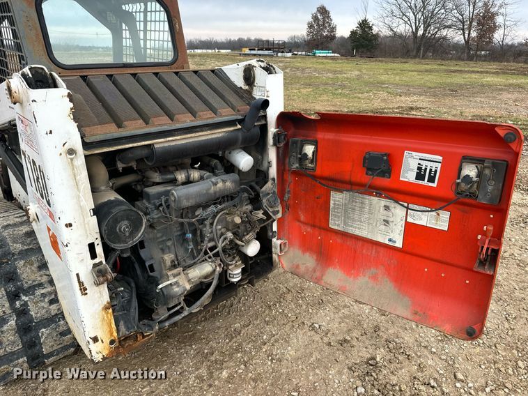 image for item DP6830 2005 Bobcat  T180  tracked skid steer loader