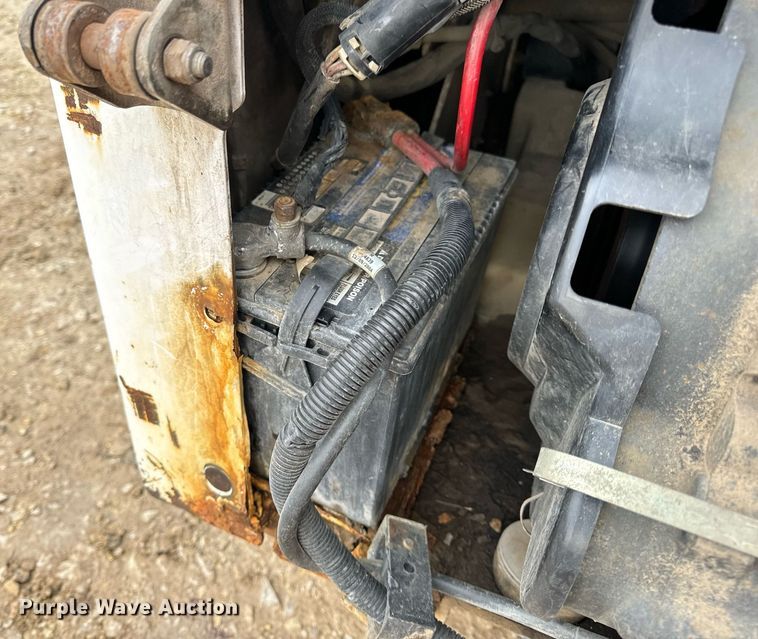 image for item DP6830 2005 Bobcat  T180  tracked skid steer loader