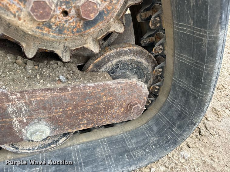 image for item DP6830 2005 Bobcat  T180  tracked skid steer loader