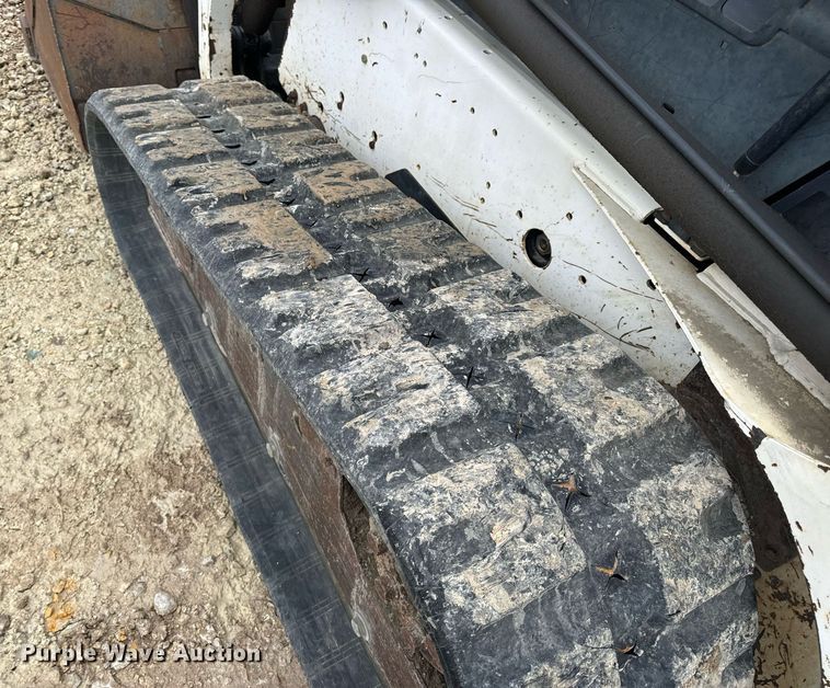 image for item DP6830 2005 Bobcat  T180  tracked skid steer loader