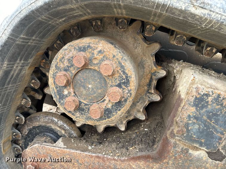 image for item DP6830 2005 Bobcat  T180  tracked skid steer loader