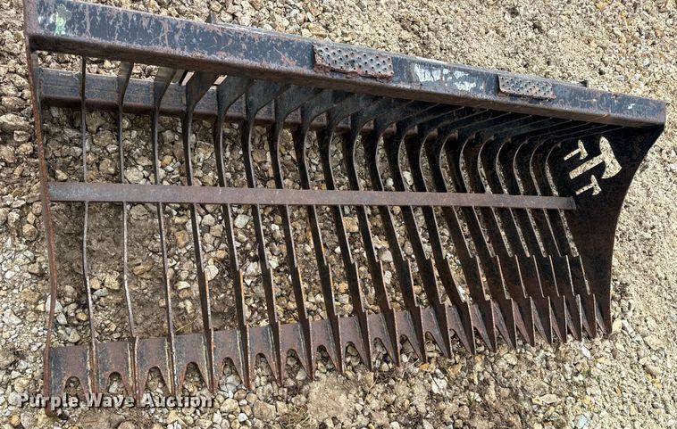 image for item DP6831 Skid steer attachments