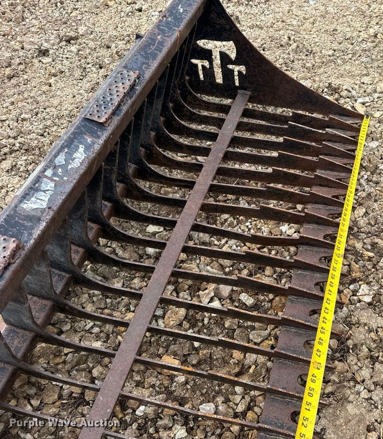 image for item DP6831 Skid steer attachments