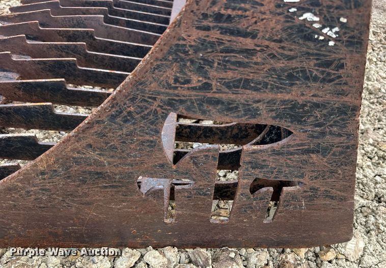 image for item DP6831 Skid steer attachments