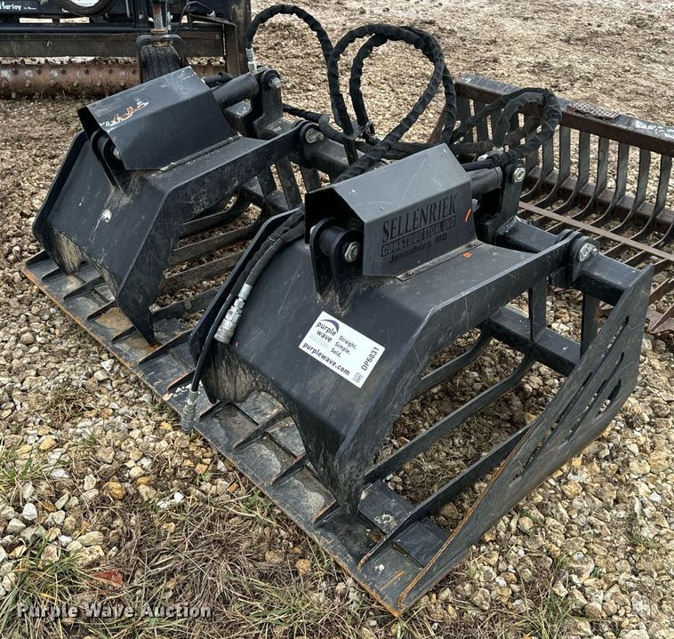 image for item DP6831 Skid steer attachments