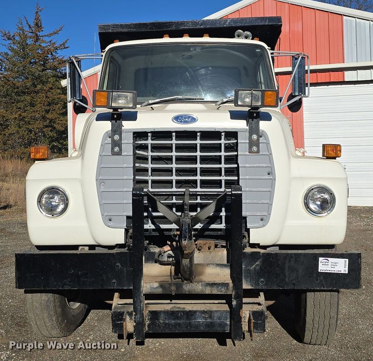 image for item DQ5340 1986 Ford L8000 dump truck