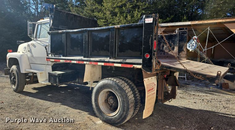 image for item DQ5340 1986 Ford L8000 dump truck