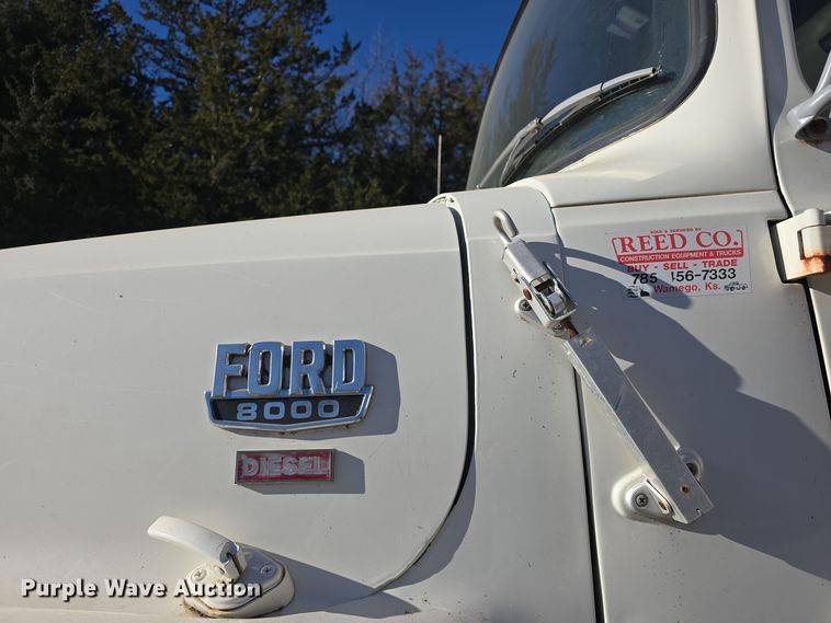 image for item DQ5340 1986 Ford L8000 dump truck