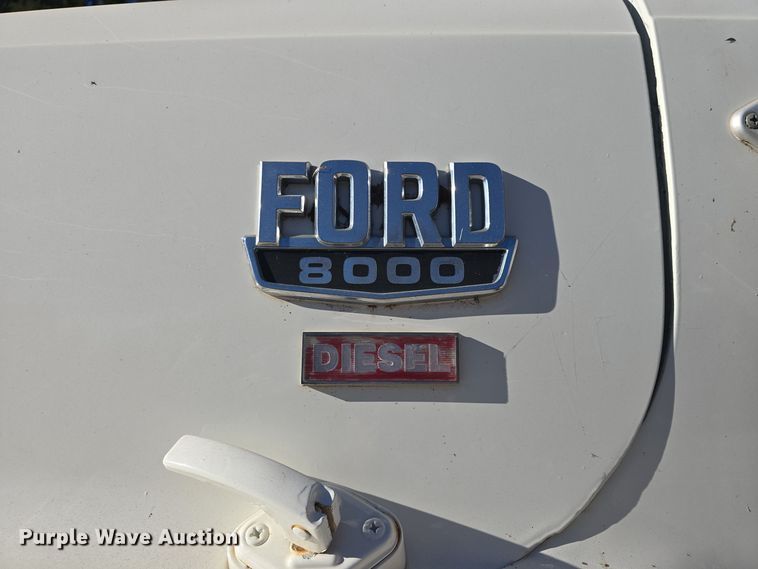 image for item DQ5340 1986 Ford L8000 dump truck