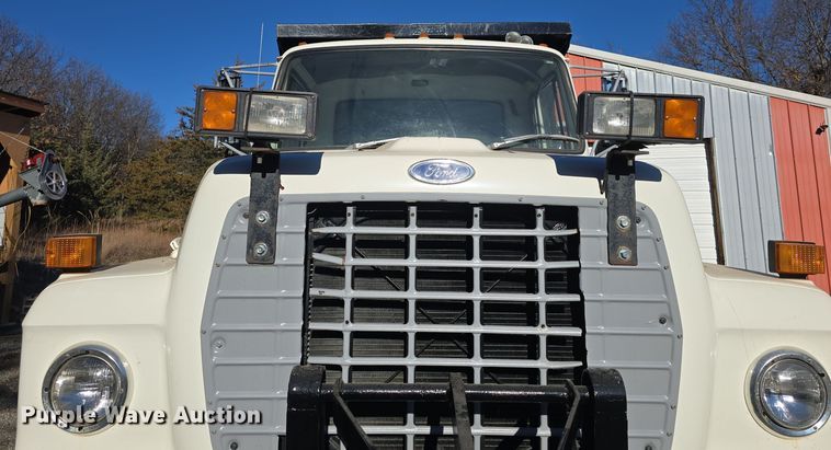 image for item DQ5340 1986 Ford L8000 dump truck