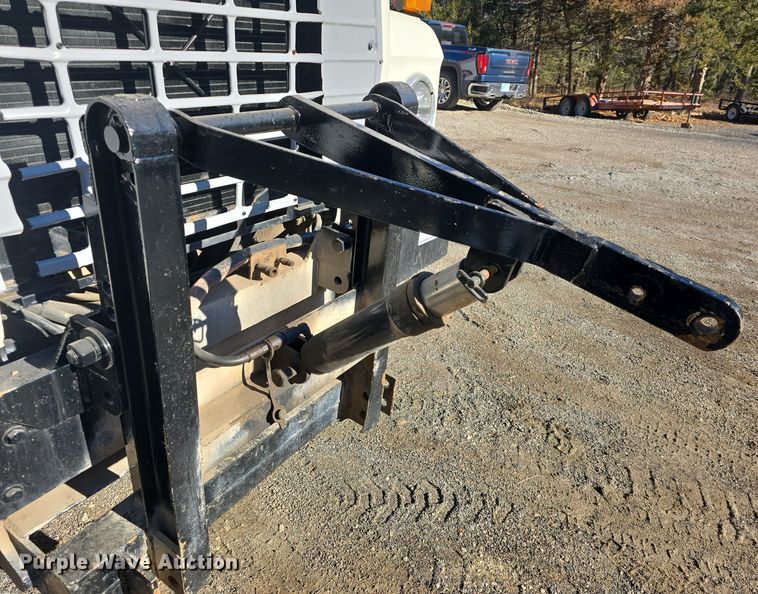 image for item DQ5340 1986 Ford L8000 dump truck