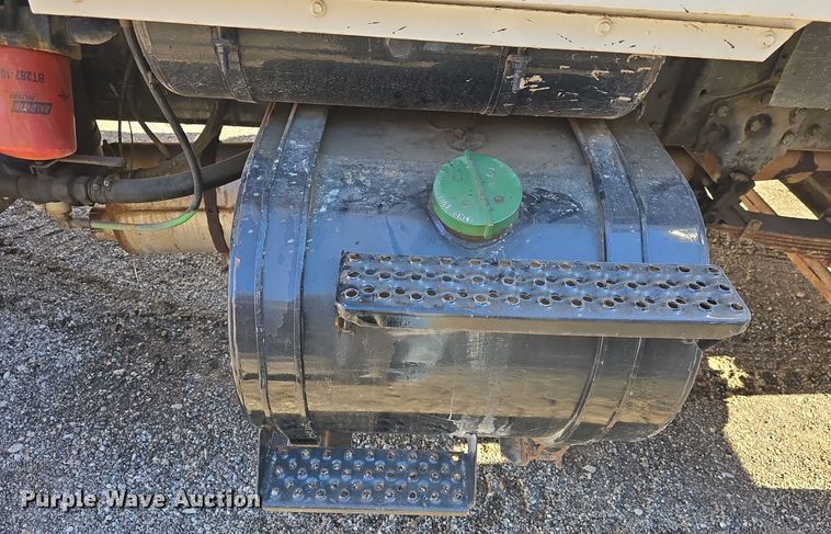 image for item DQ5340 1986 Ford L8000 dump truck