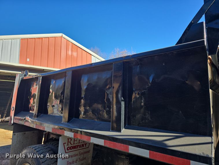 image for item DQ5340 1986 Ford L8000 dump truck