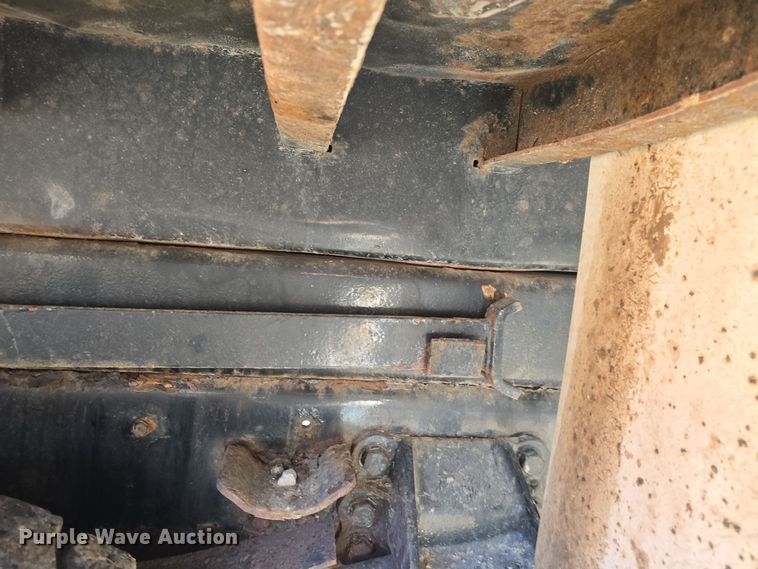 image for item DQ5340 1986 Ford L8000 dump truck