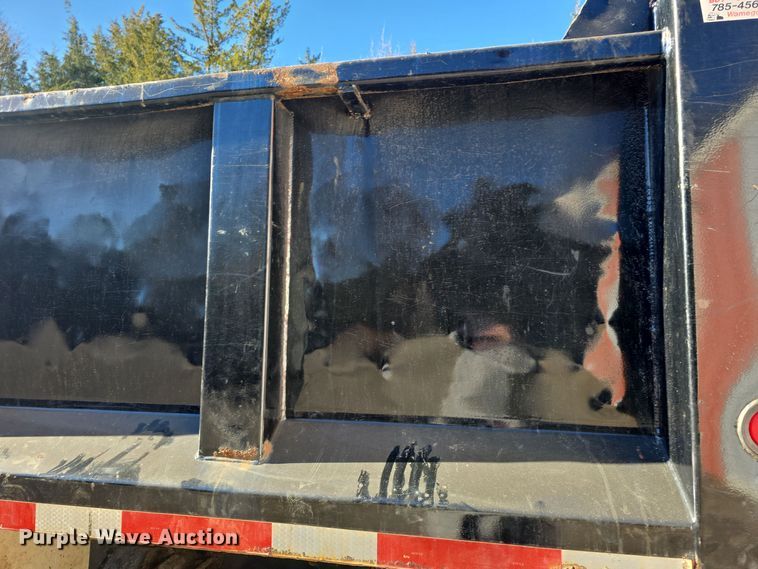 image for item DQ5340 1986 Ford L8000 dump truck