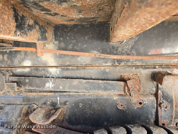 image for item DQ5340 1986 Ford L8000 dump truck