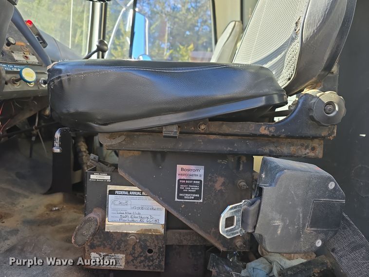 image for item DQ5340 1986 Ford L8000 dump truck