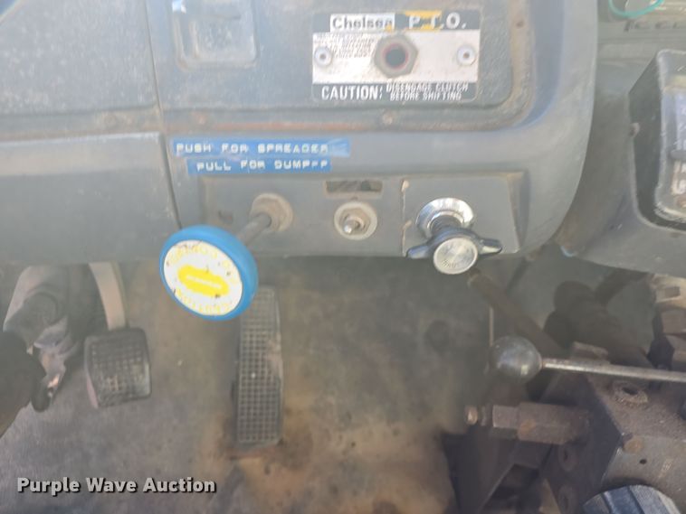 image for item DQ5340 1986 Ford L8000 dump truck