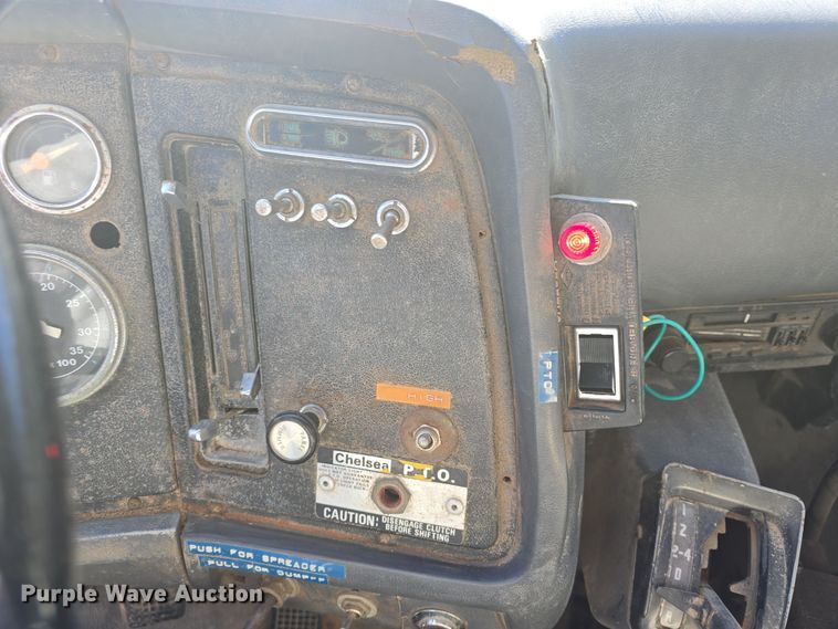 image for item DQ5340 1986 Ford L8000 dump truck