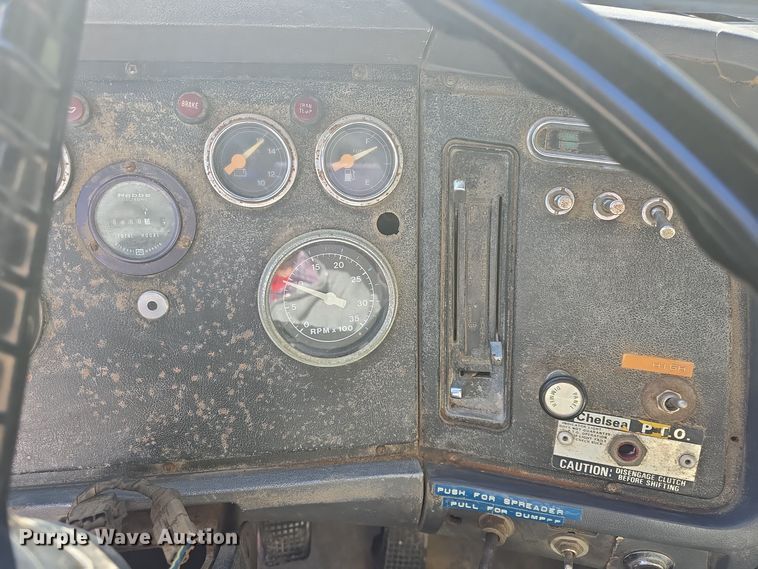 image for item DQ5340 1986 Ford L8000 dump truck