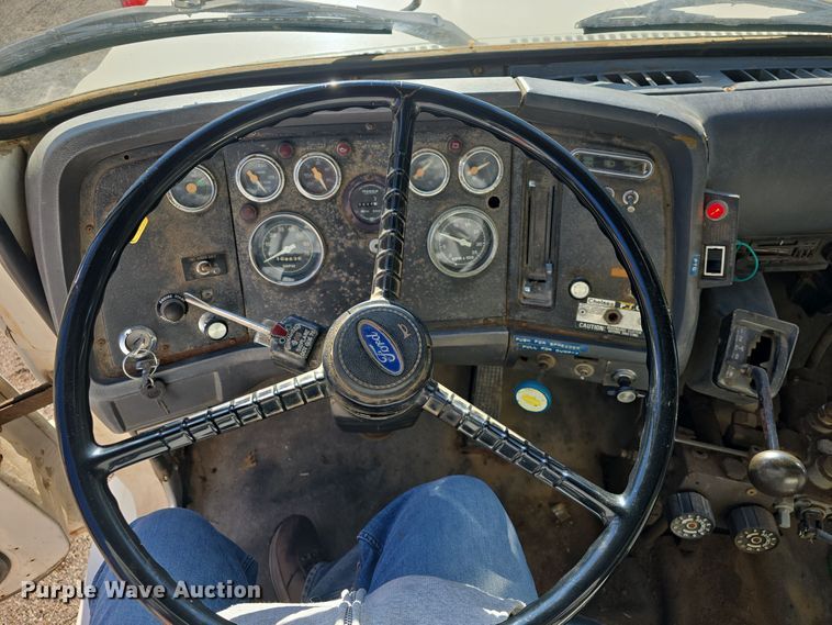 image for item DQ5340 1986 Ford L8000 dump truck