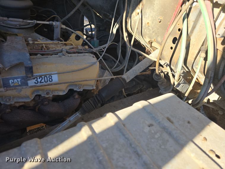 image for item DQ5340 1986 Ford L8000 dump truck