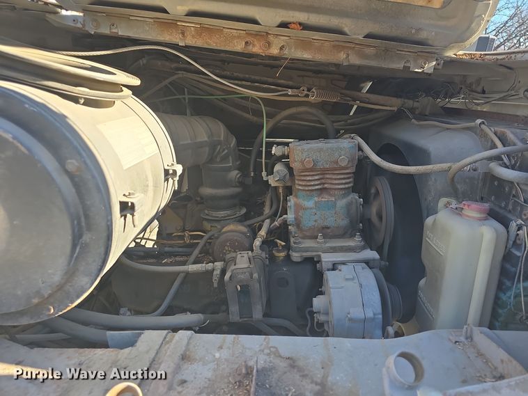 image for item DQ5340 1986 Ford L8000 dump truck