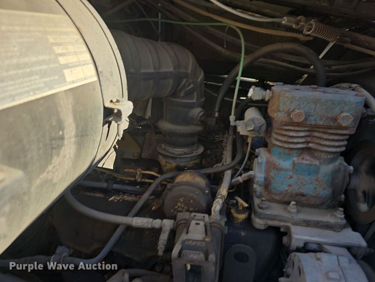 image for item DQ5340 1986 Ford L8000 dump truck