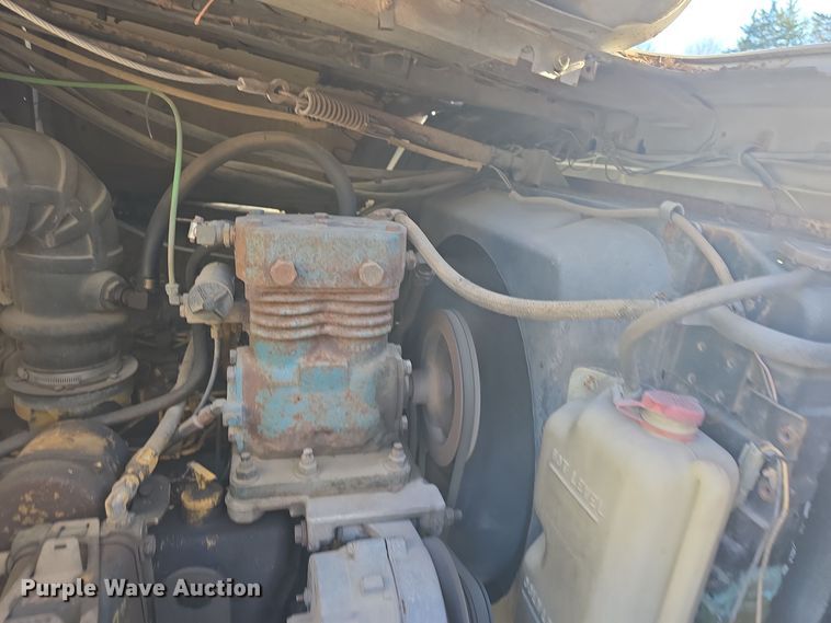 image for item DQ5340 1986 Ford L8000 dump truck